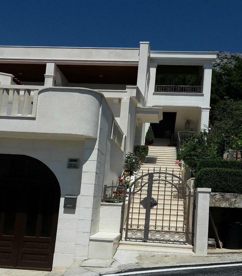 Guest House Fenix ברלה מראה חיצוני תמונה