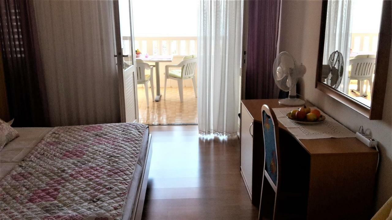 Guest House Fenix ברלה מראה חיצוני תמונה